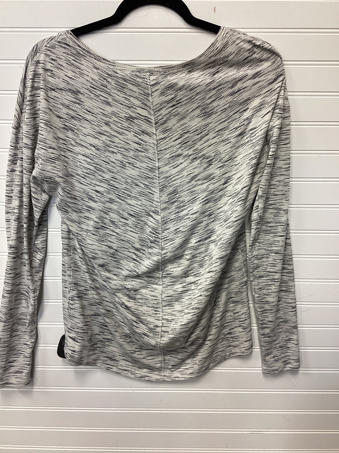 Athletic Top Ls Crewneck By Lululemon In Grey, Size:M
