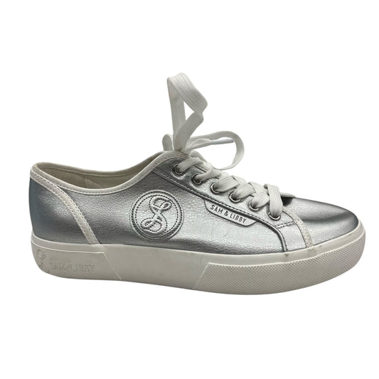 Shoes Sneakers By Sam And Libby In Silver, Size:8.5