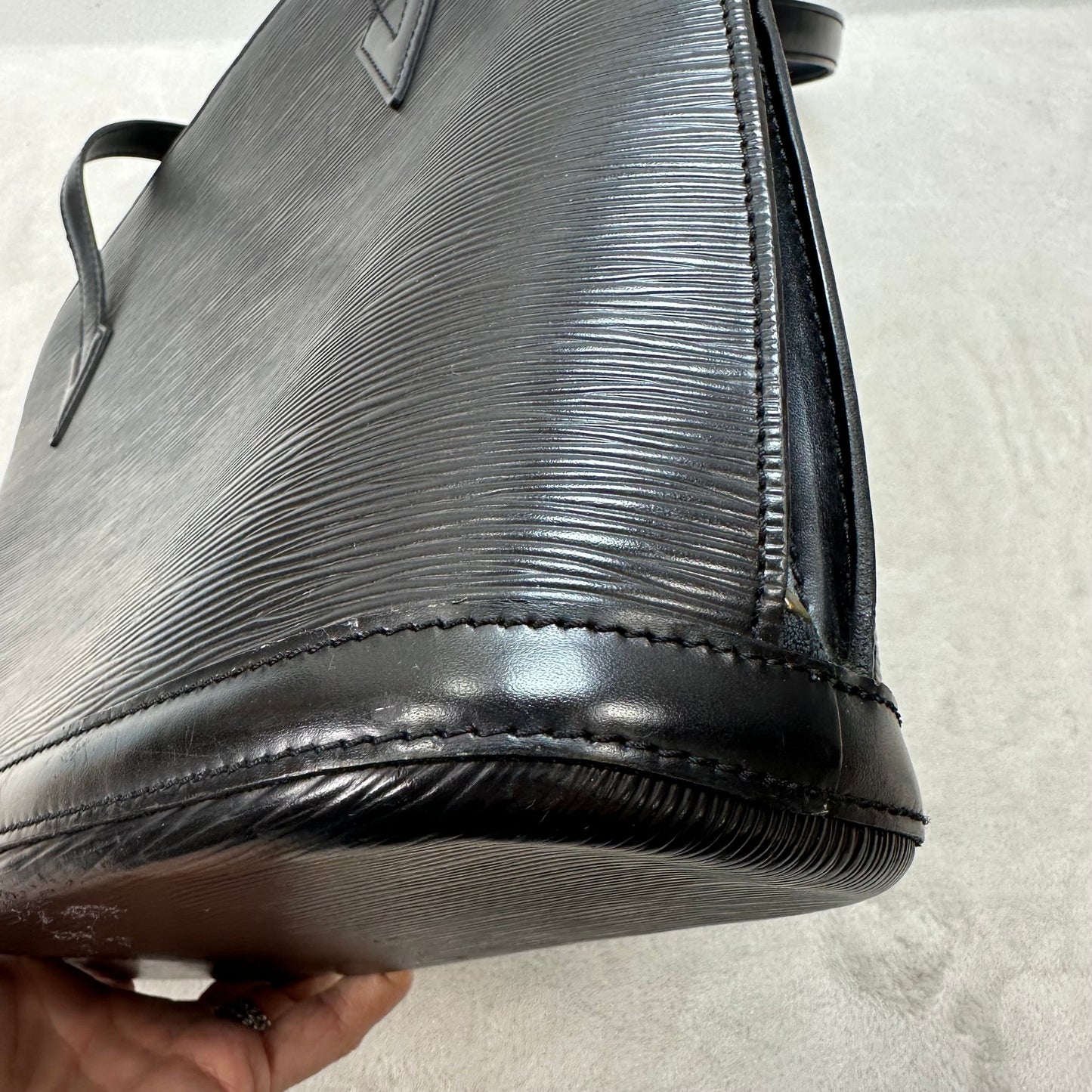 EPI LUSSAC Handbag Luxury Designer By Louis Vuitton, Size: Medium