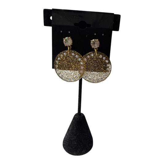 Earrings Dangle/Drop  In Gold