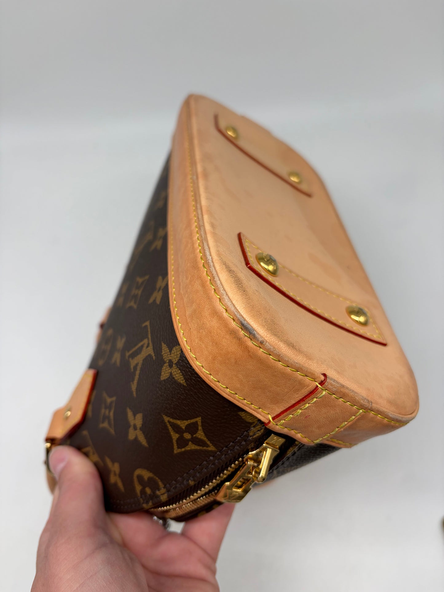 Handbag Luxury Designer By Louis Vuitton, Size: Large