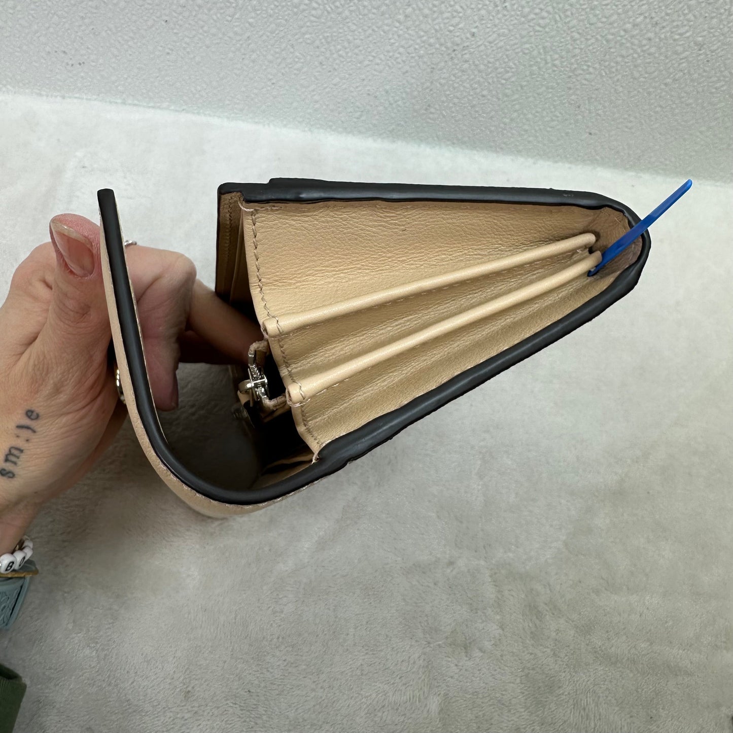 Wallet Luxury Designer By Gucci, Size: Medium