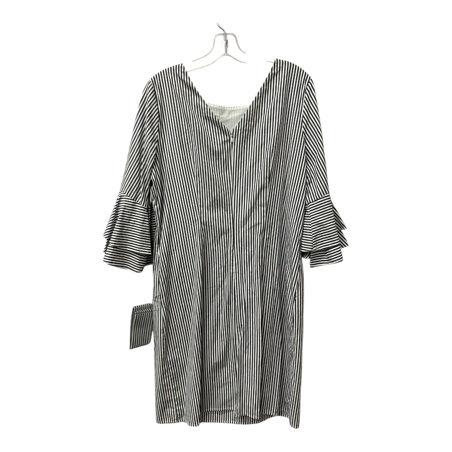 Dress Casual Short By Cappagallo In Black & White, Size:M