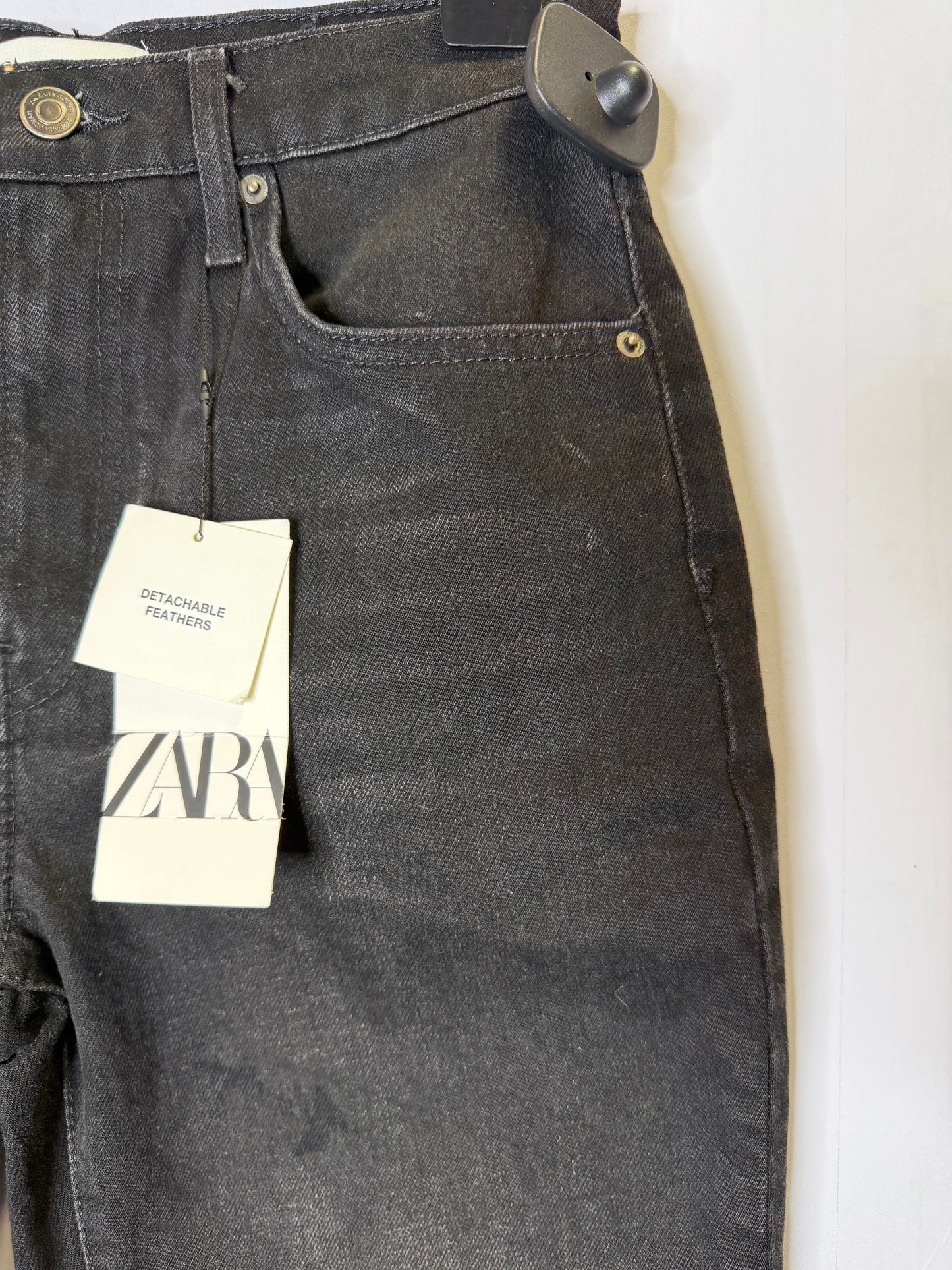 Jeans Straight By Zara In Black Denim, Size: 6