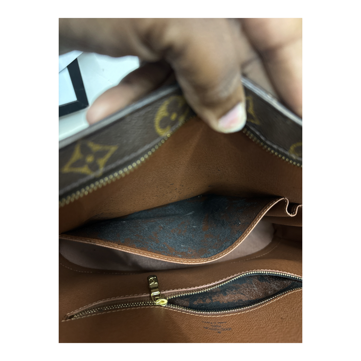 Handbag Luxury Designer By Louis Vuitton, Size: Large