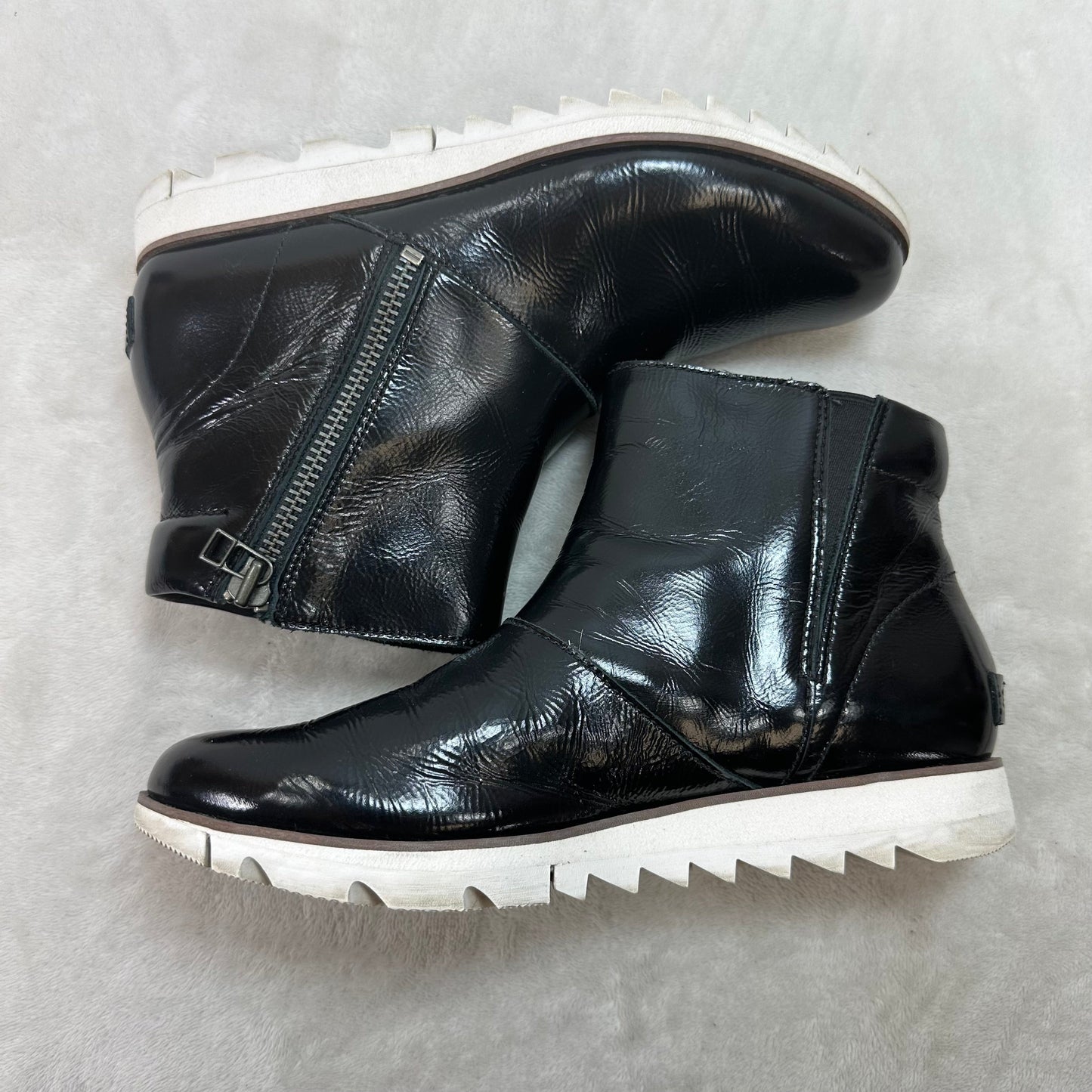 Boots Ankle Flats By Sorel In Black, Size: 8