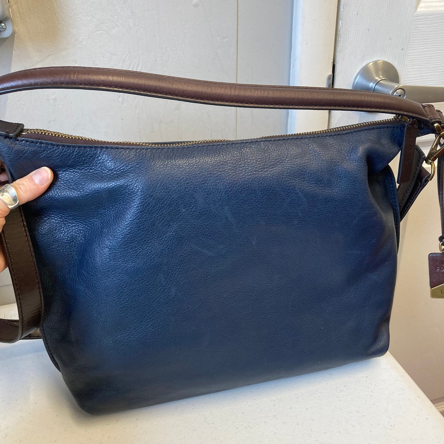 Handbag Leather By Fossil In Navy, Size:Medium