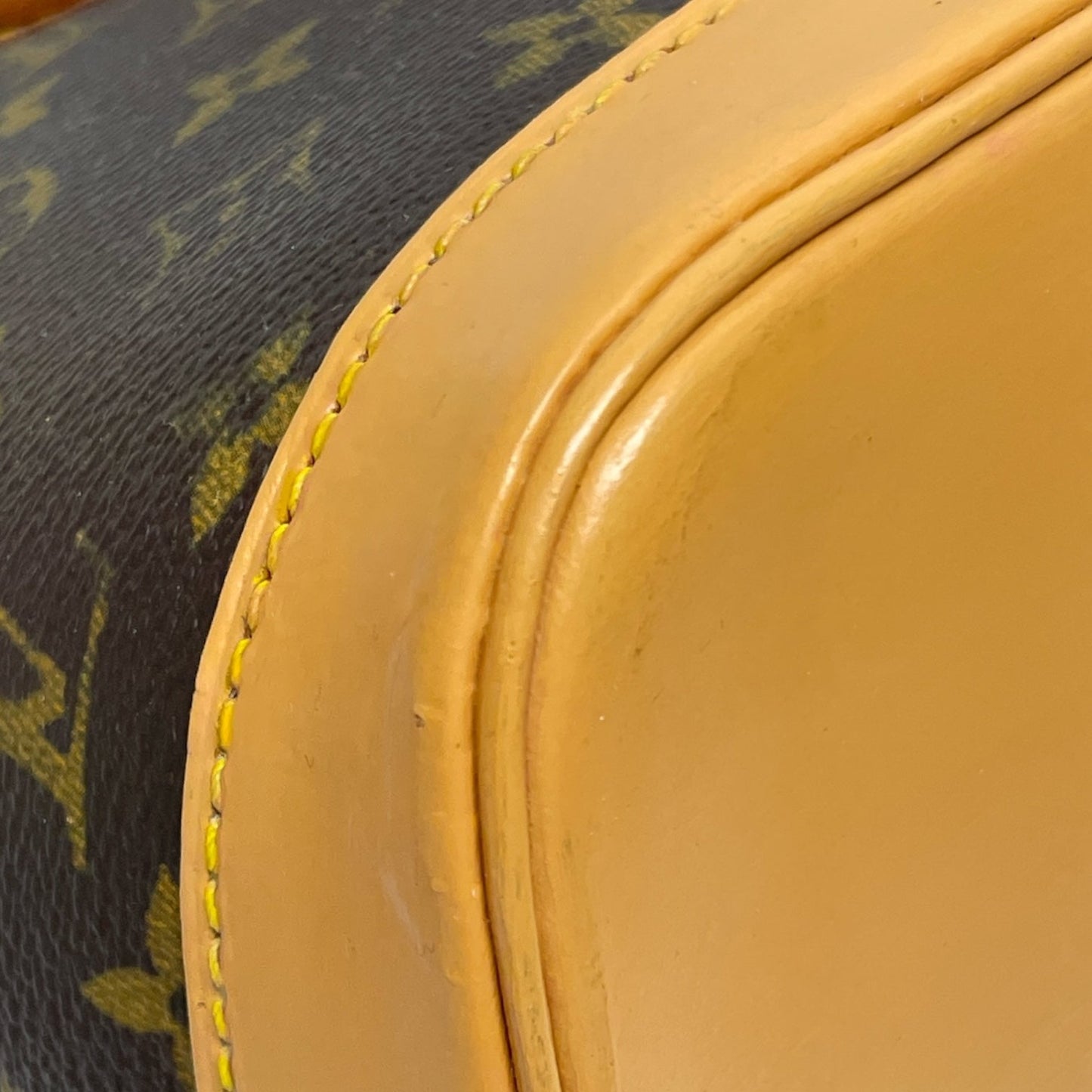 Handbag Luxury Designer By Louis Vuitton, Size: Medium