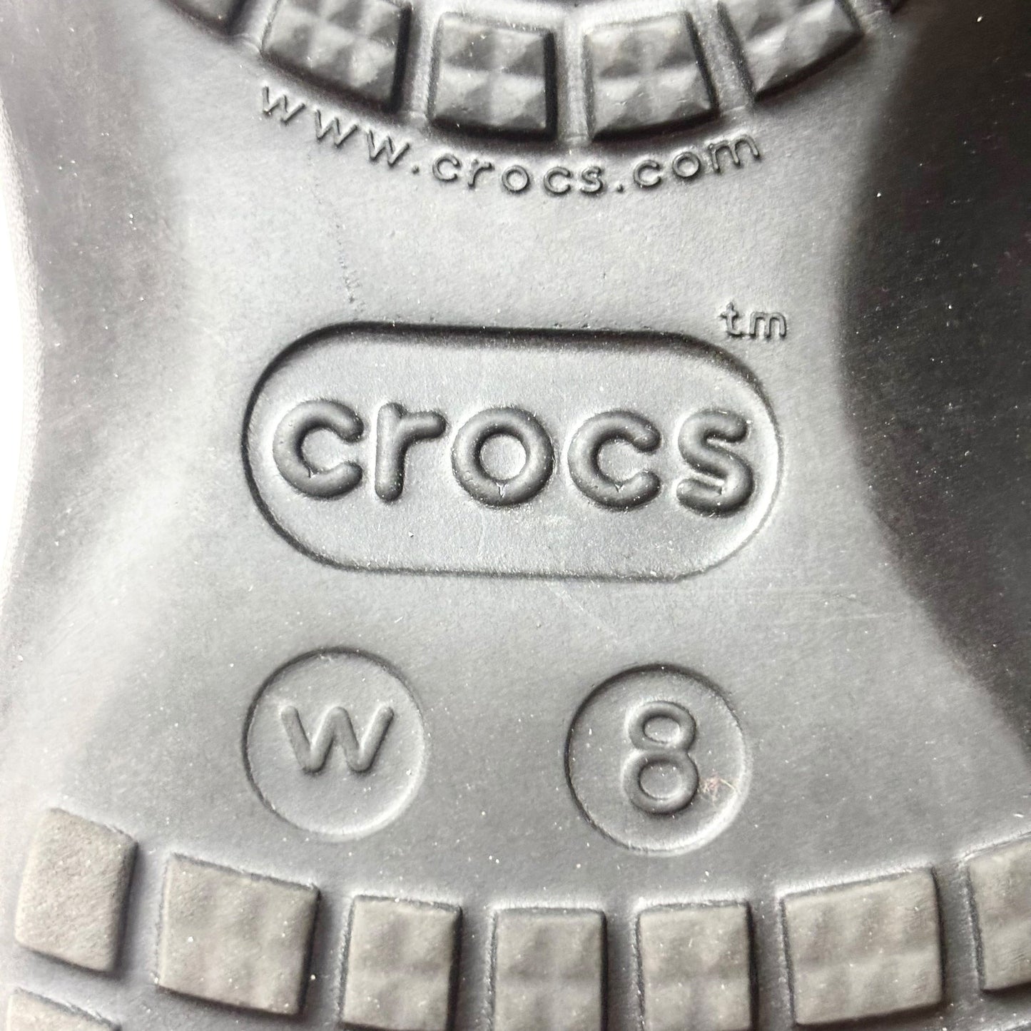 Shoes Flats By Crocs In Black, Size: 8