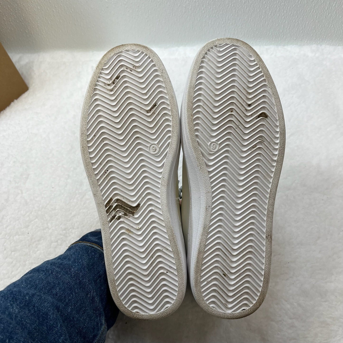 White Shoes Athletic VINTAGE HAVANA, Size 9