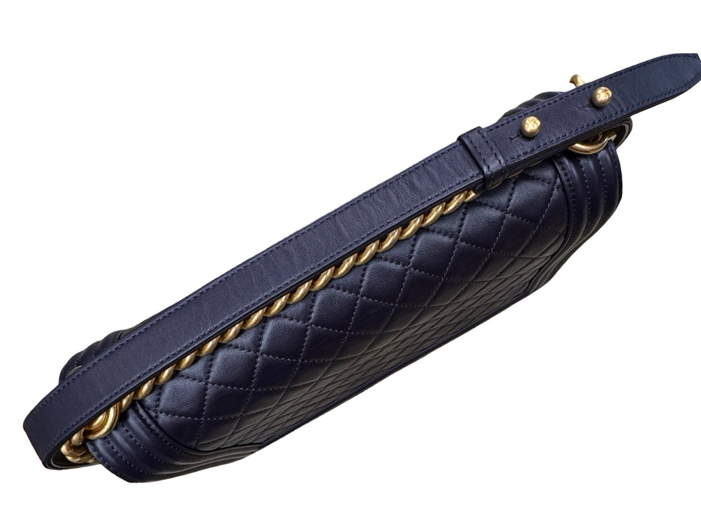 Grained Calfskin Black & Gold-Tone Metal
Chanel Boy Handbag Luxury Designer By Chanel In Black & Gold, Size:Large (6.9x11x3)