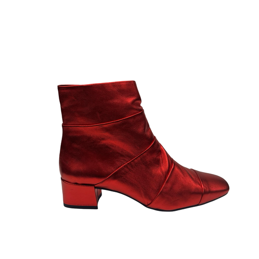 Boots Ankle Heels By Clothes Mentor In Red, Size:5.5