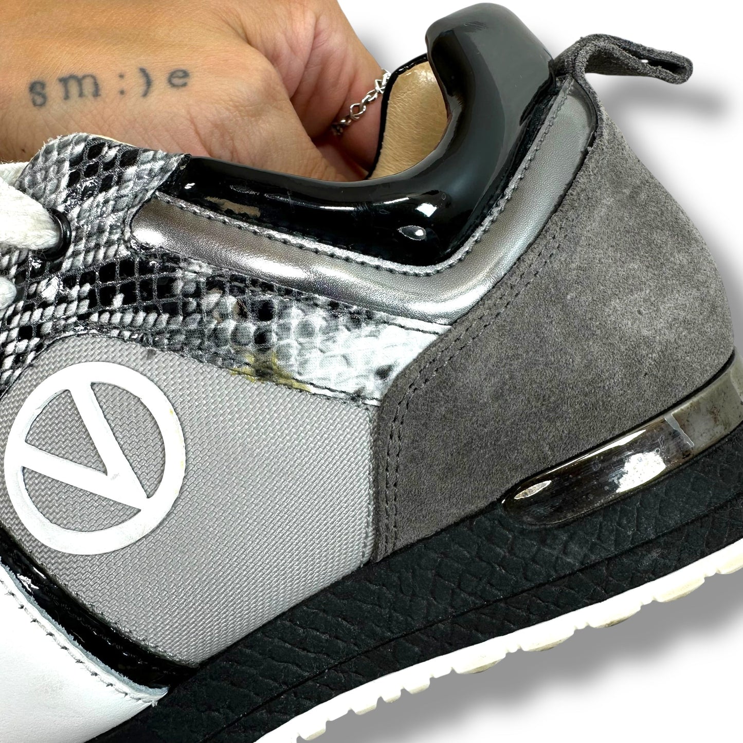 Shoes Luxury Designer By Valentino by Mario In White, Size: 9.5