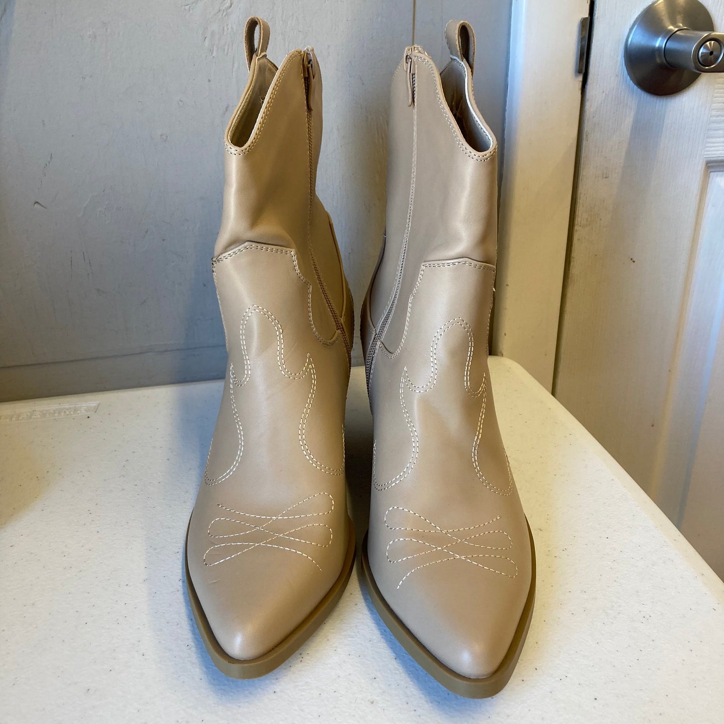 Boots Western By Krush In Tan & White, Size:7