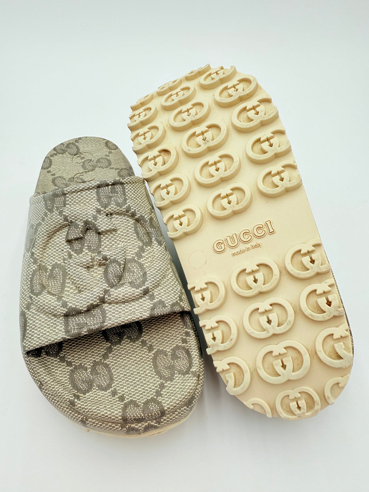 Sandals Luxury Designer By Gucci In Tan, Size:7