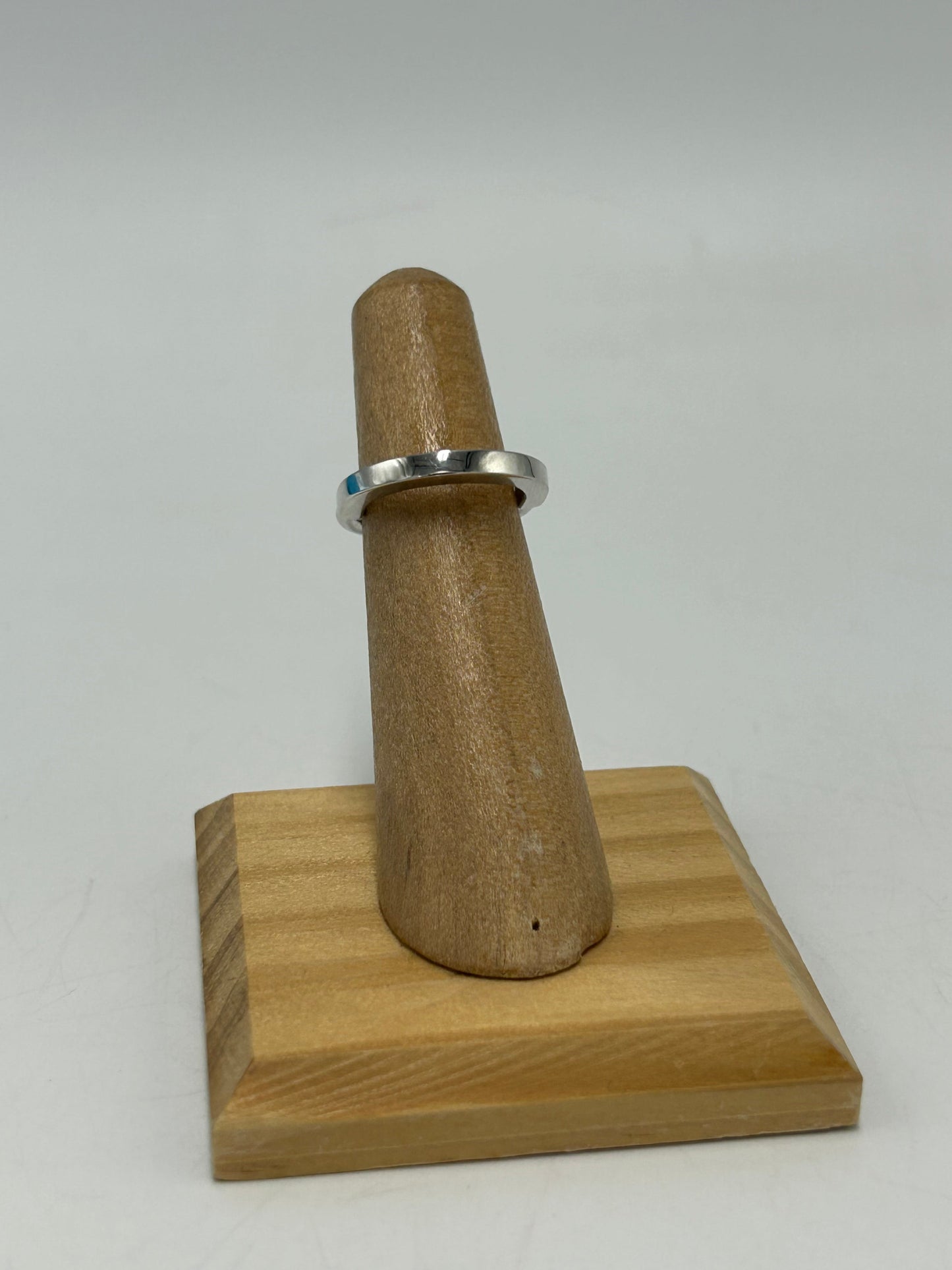 Tiffany & Company 18K Lock Luxury Ring, Size 5.5