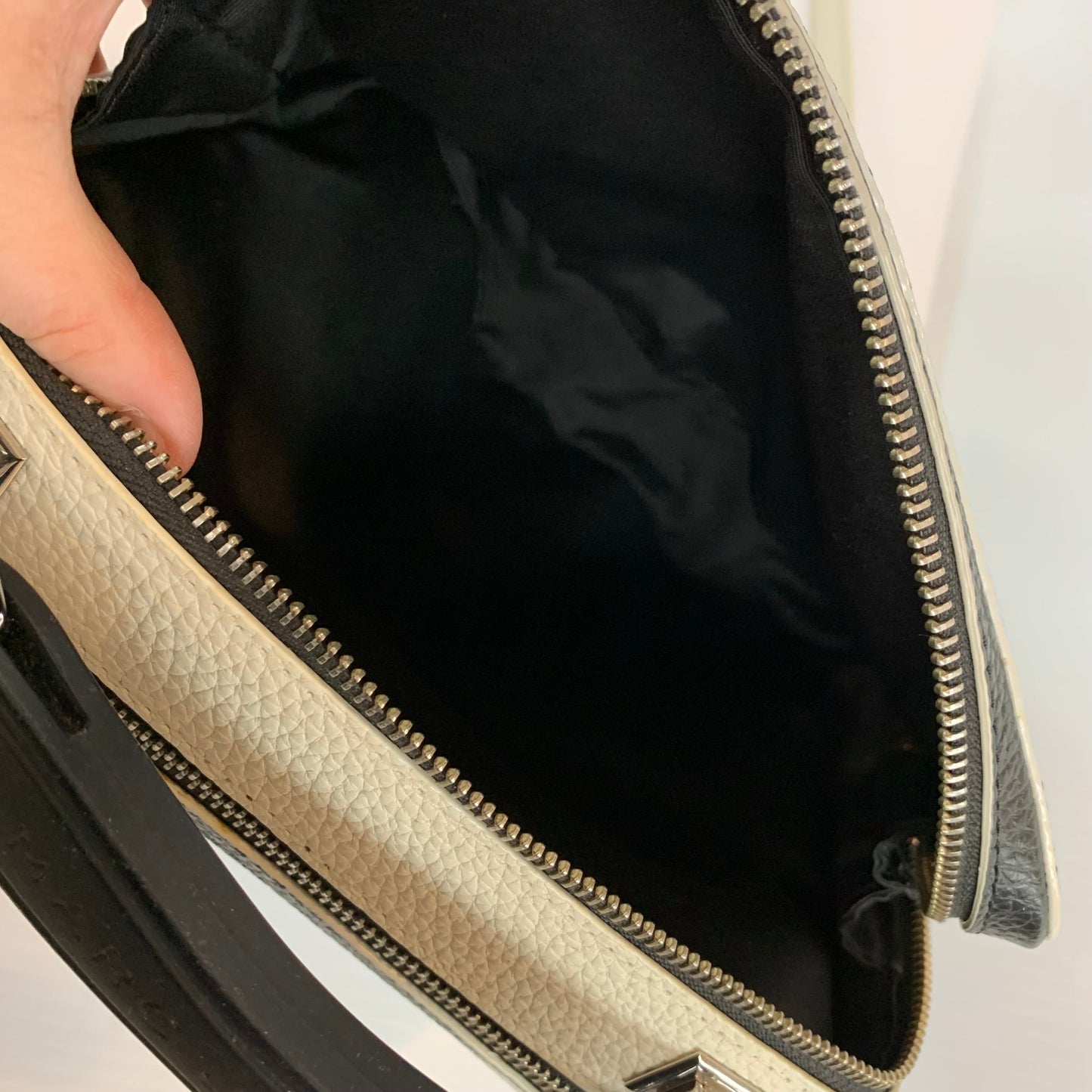 Crossbody Luxury Designer By Marc Jacobs, Size: Small