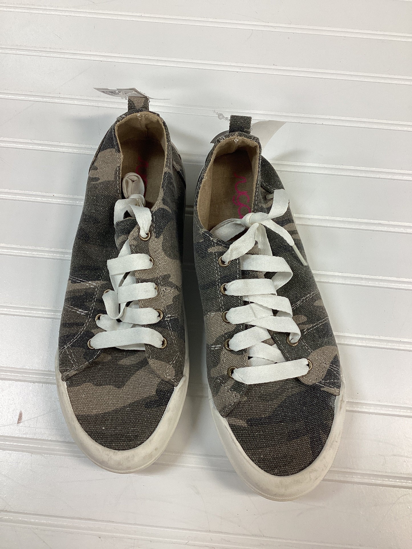 Shoes Flats By Sugar In Camouflage Print, Size:9
