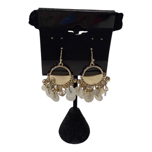 Earrings Dangle/Drop  In Gold
