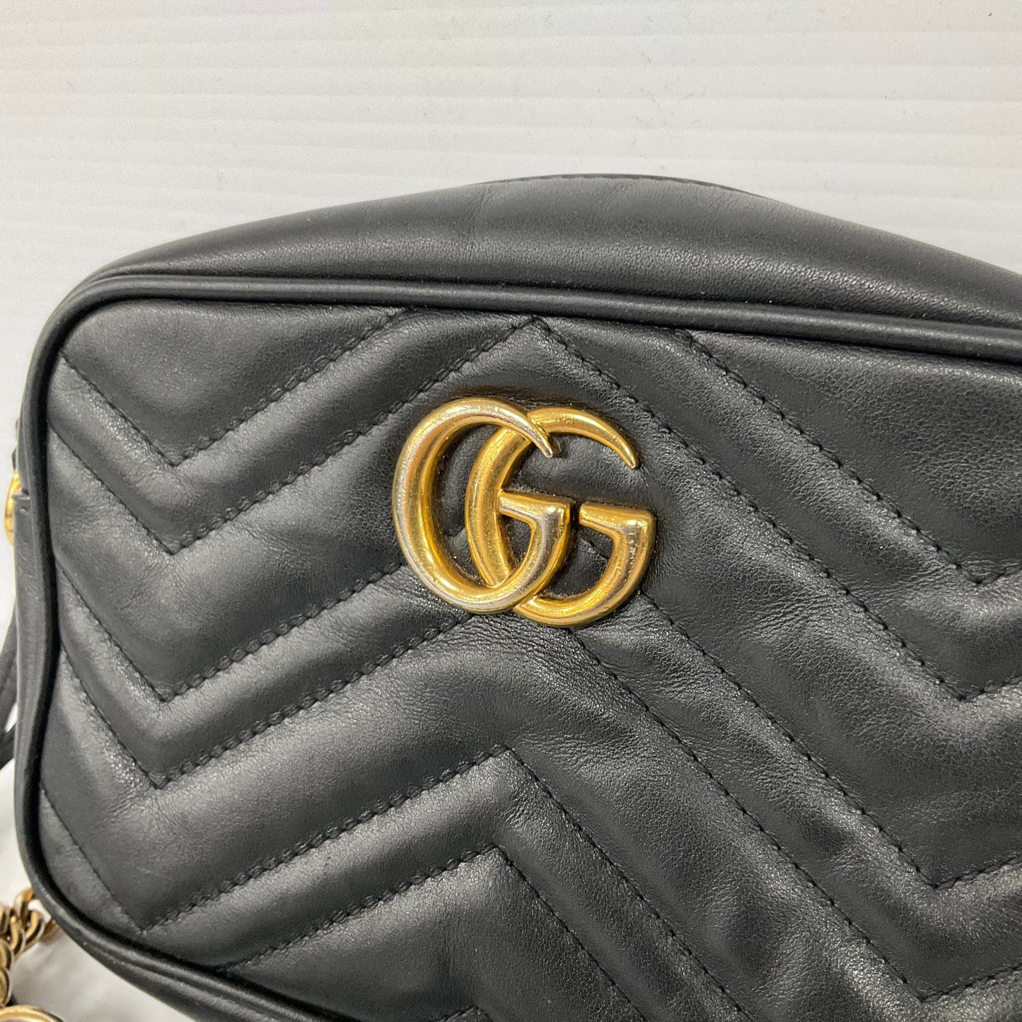 Crossbody Luxury Designer By Gucci, Size: Small