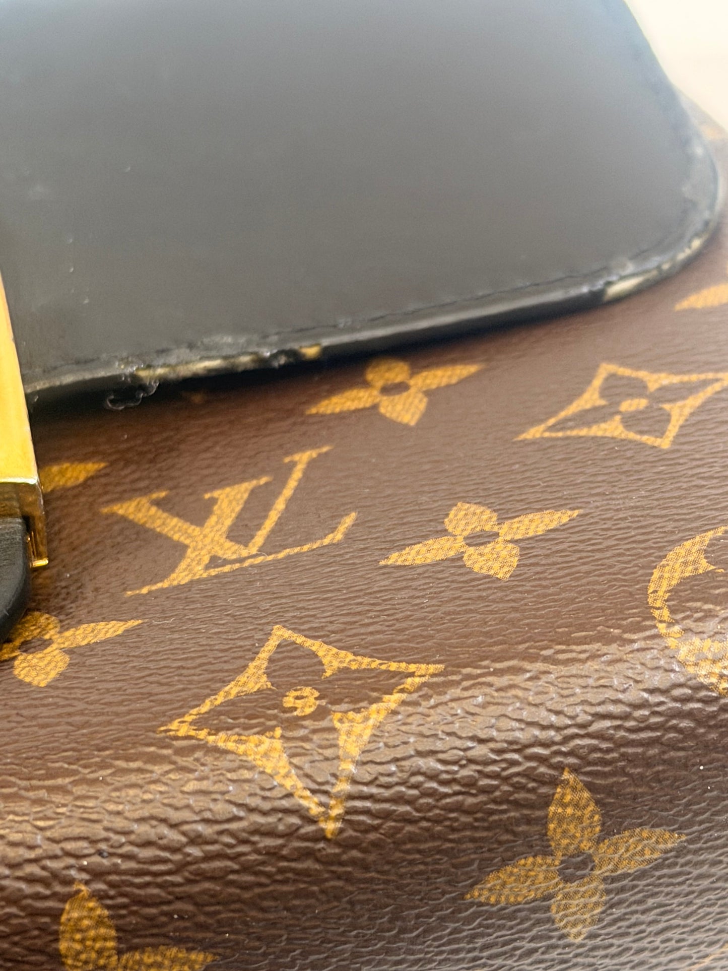 Handbag Luxury Designer By Louis Vuitton, Size: Small