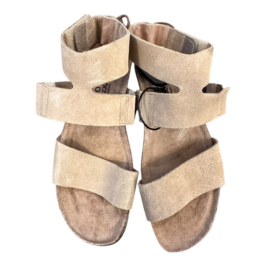 Sandals Flats By Naot In Tan, Size:7.5