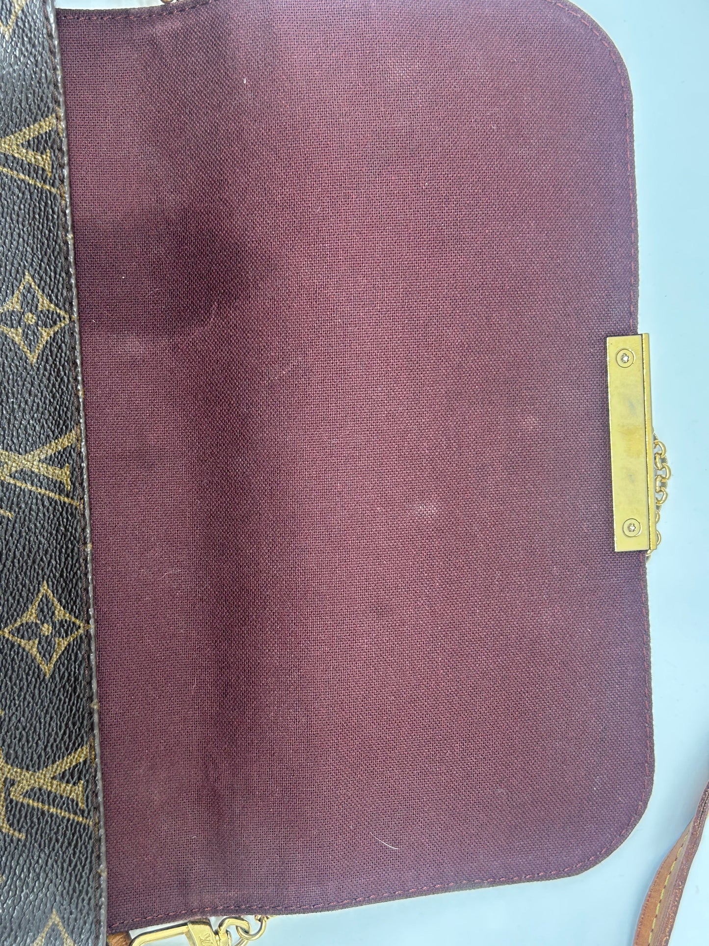 Crossbody Luxury Designer By Louis Vuitton, Size: Small