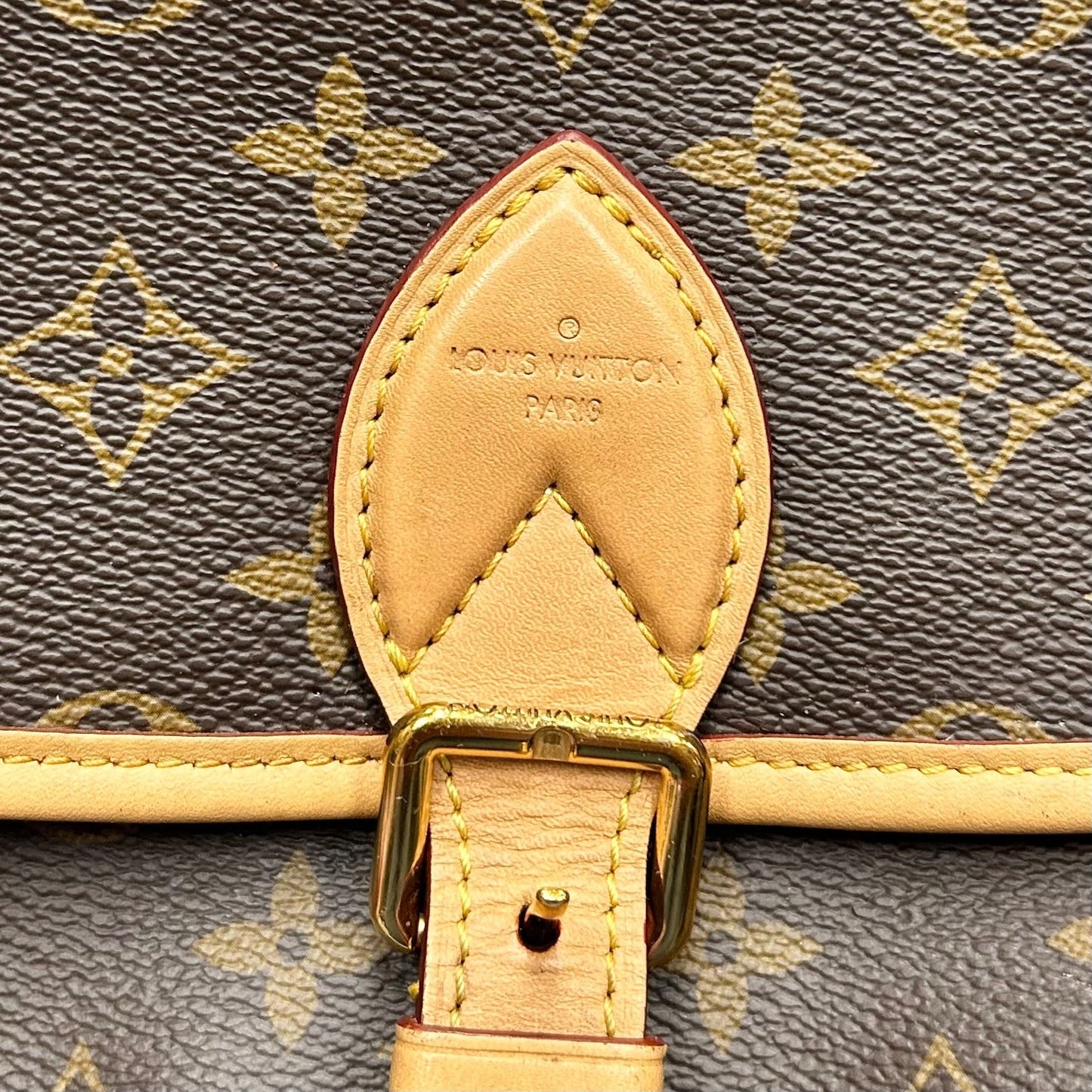 Crossbody Luxury Designer By Louis Vuitton, Size: Small