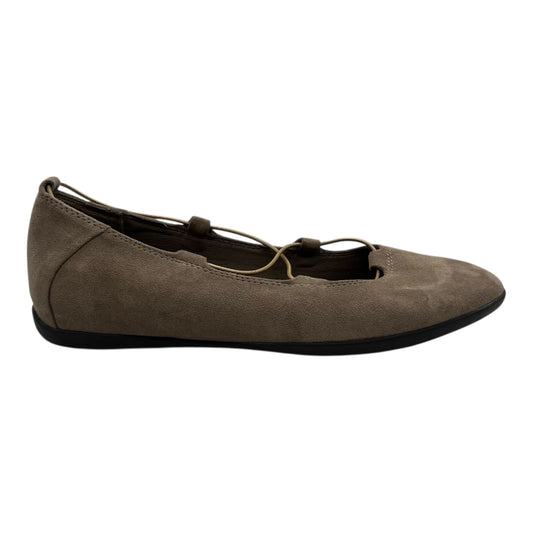 Shoes Flats By Bare Traps In Tan, Size:7.5