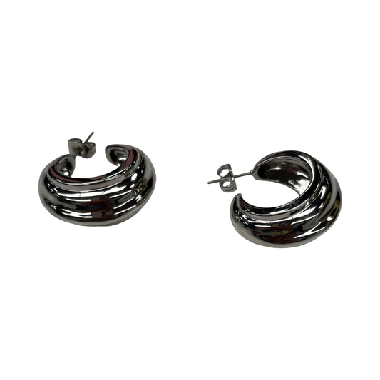 Earrings Hoop By Clothes Mentor In Silver