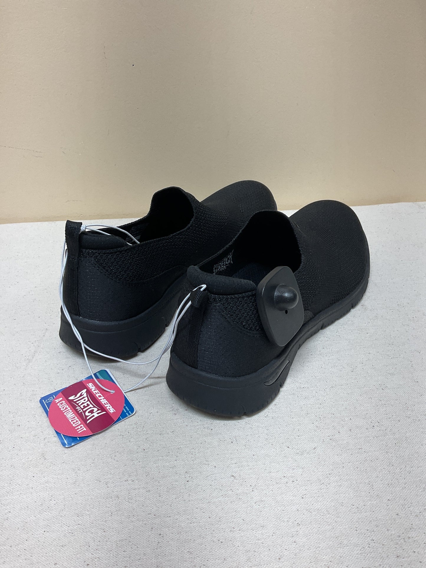 Shoes Flats By Skechers In Black, Size:10