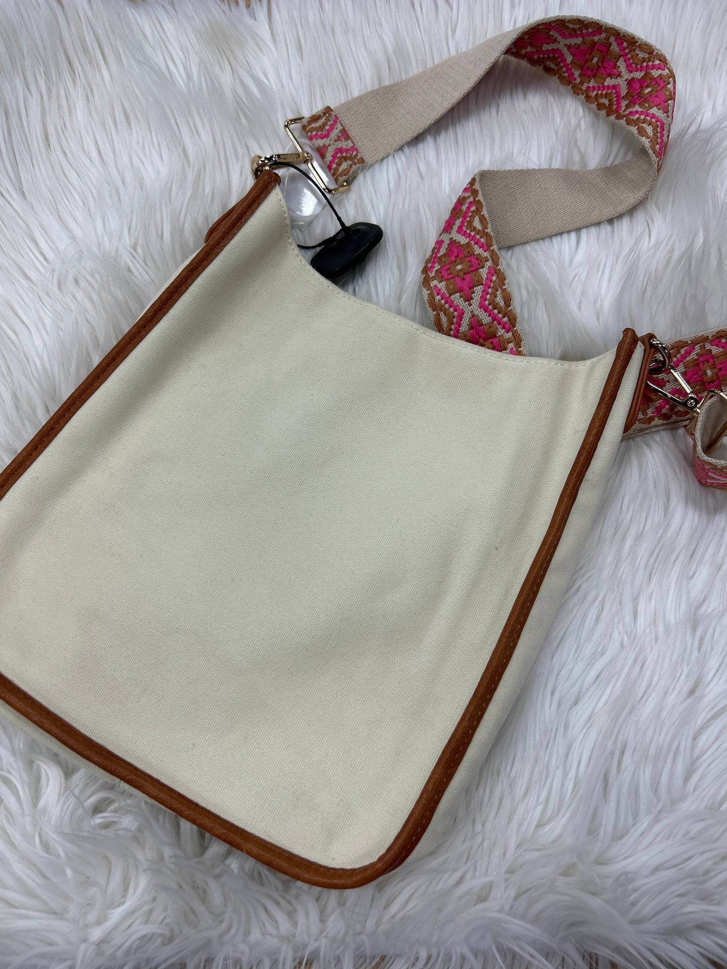 Crossbody By Cmc In Cream, Size:Large