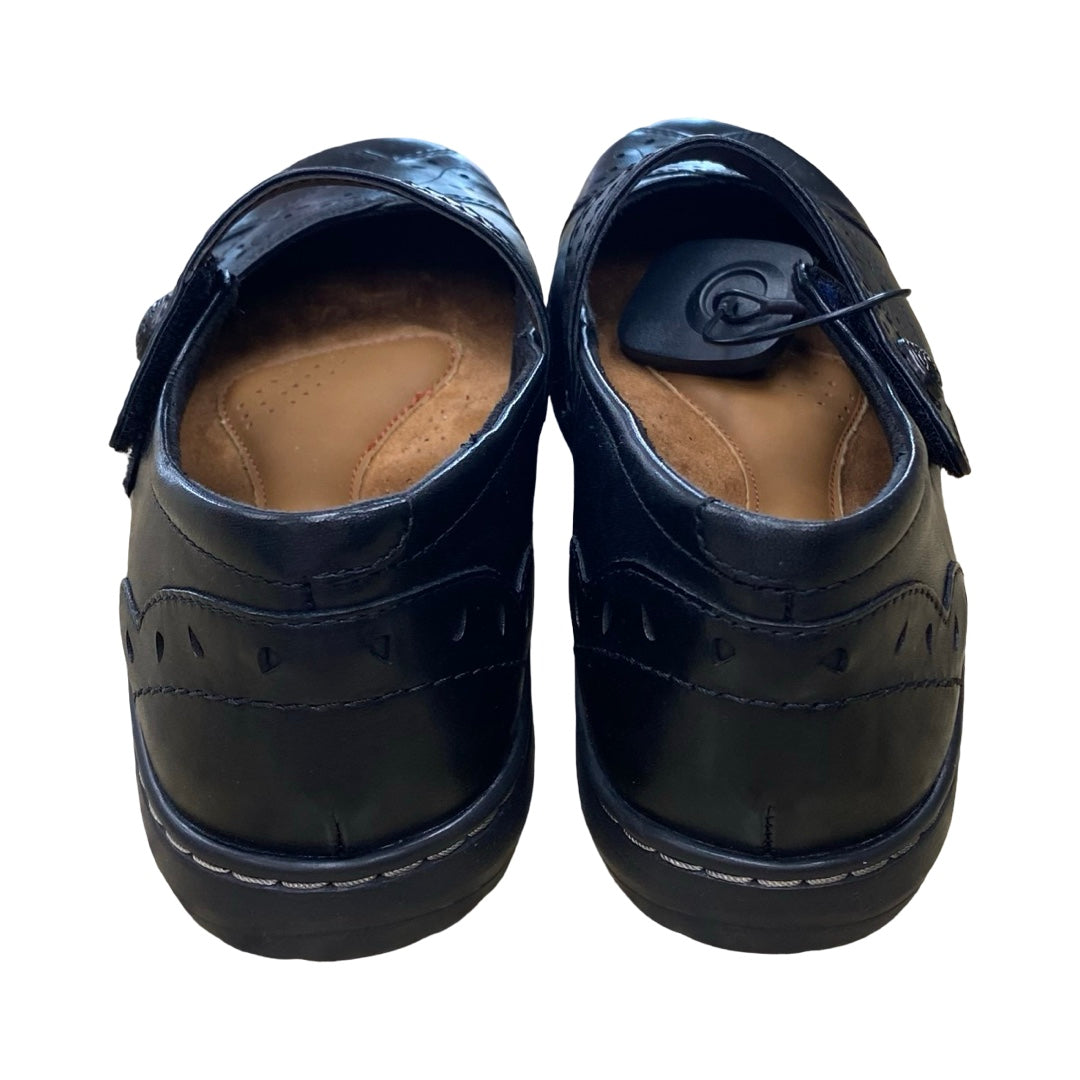 Shoes Flats By Cobb Hill In Black, Size:9.5