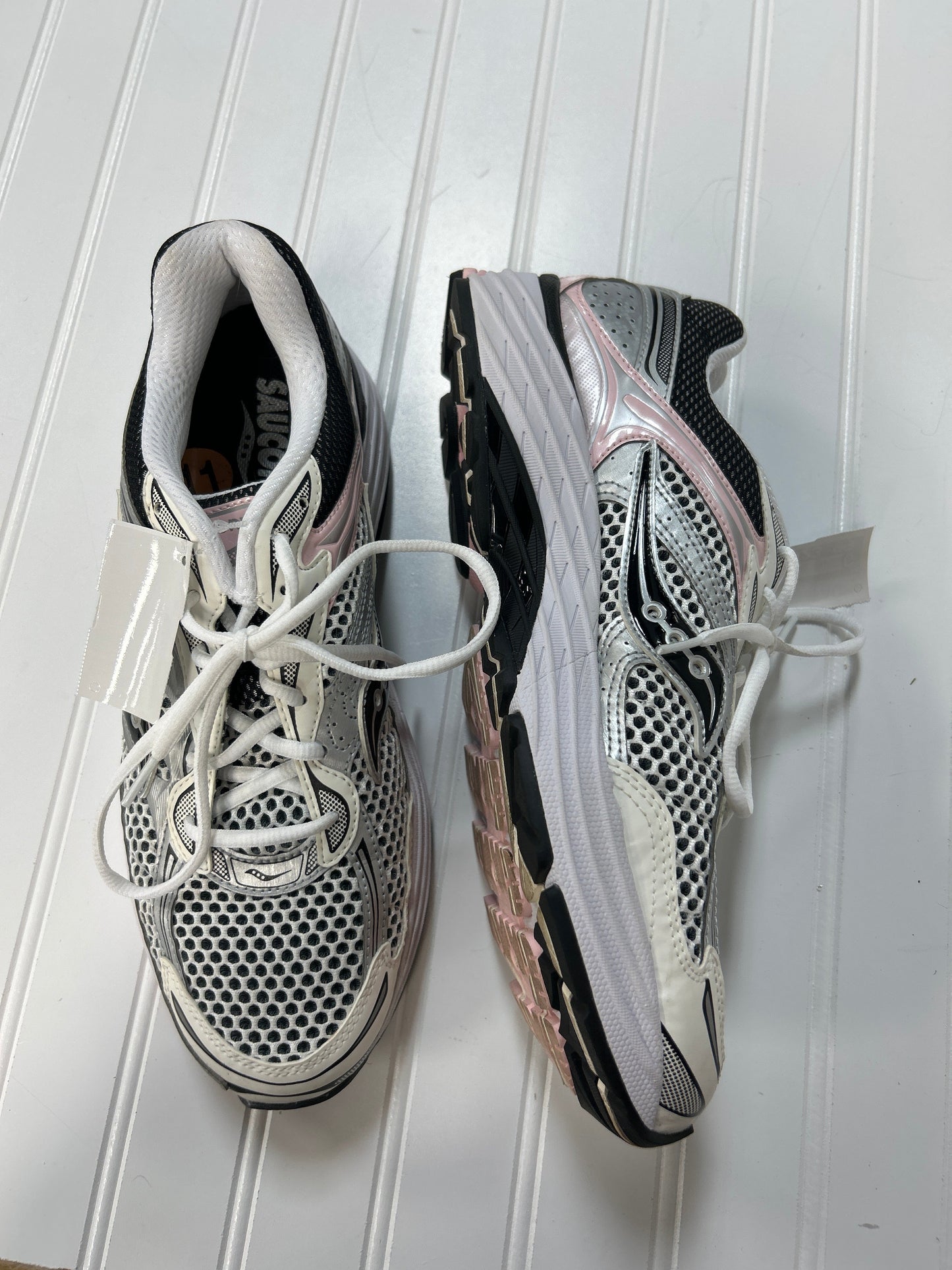 Shoes Athletic By Saucony In Pink & White, Size:11