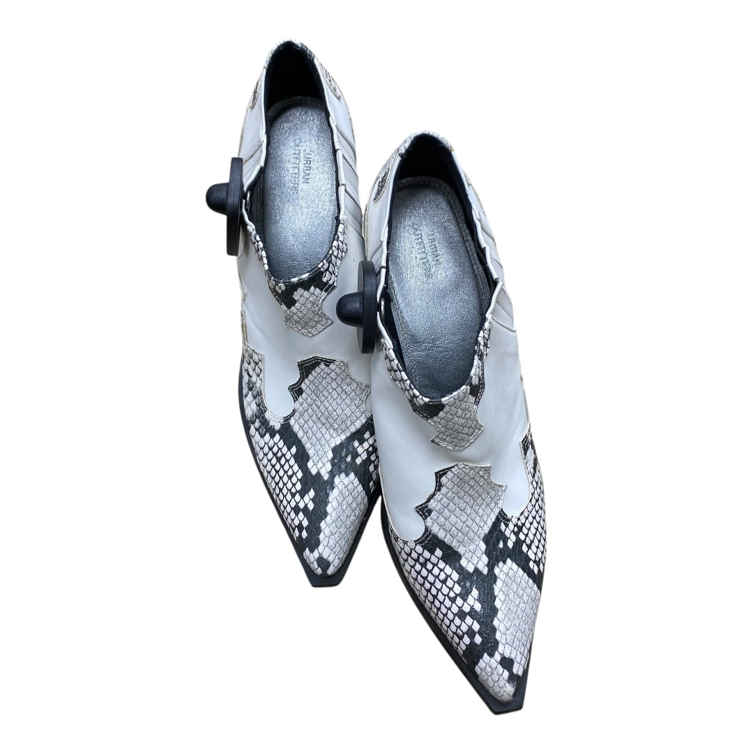 Boots Ankle Heels By Urban Outfitters In Snakeskin Print, Size:9