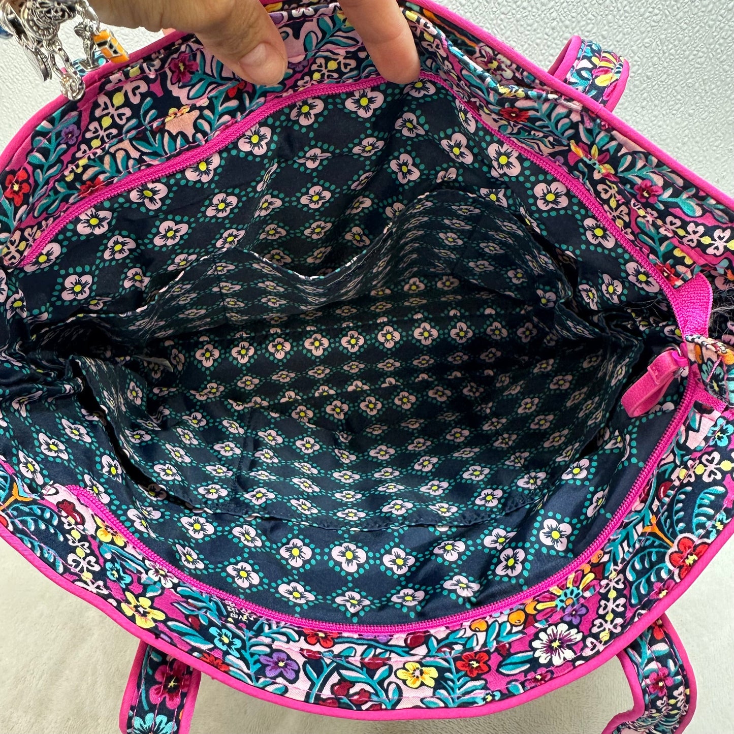 Handbag By Vera Bradley, Size: Medium
