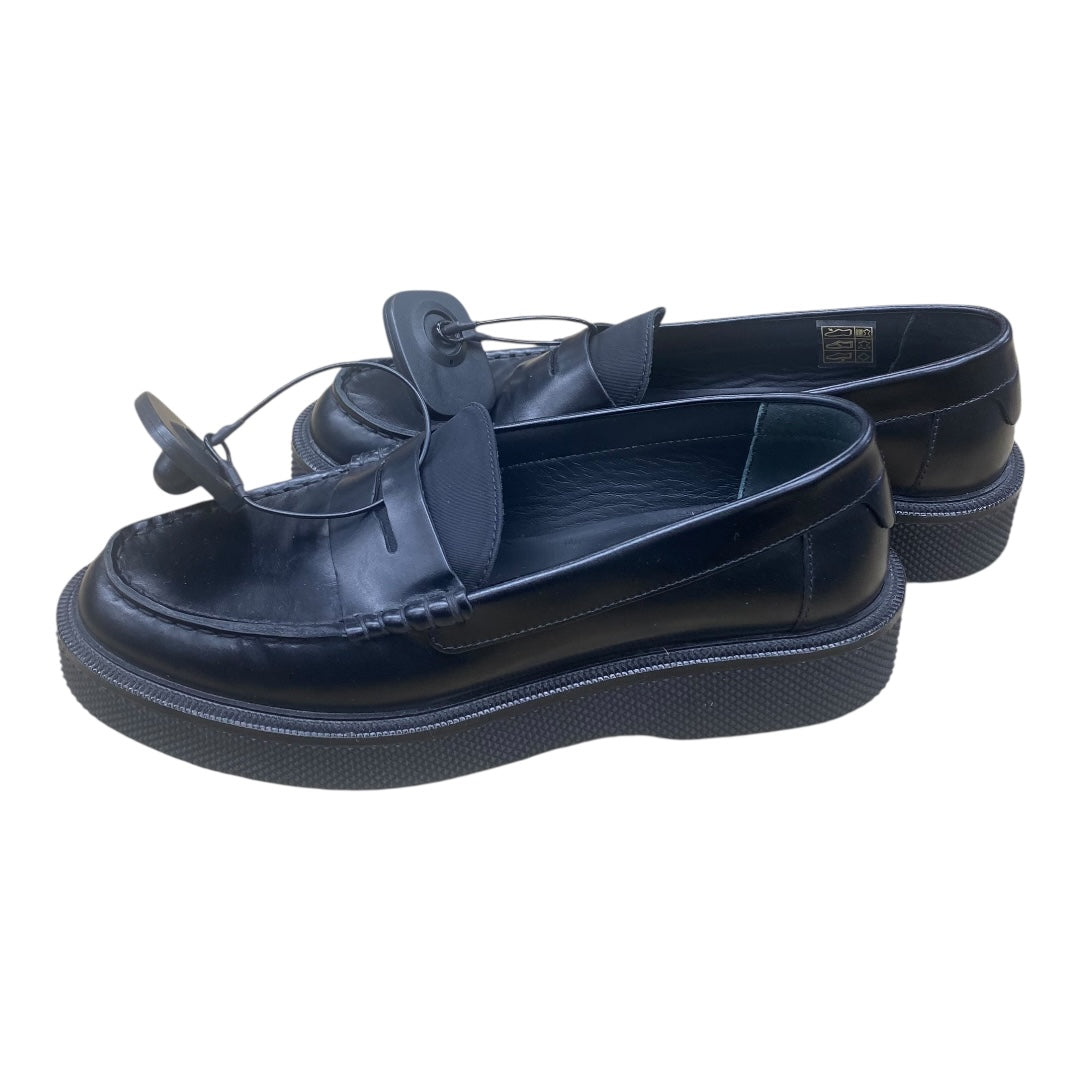 Shoes Designer By Theory In Black, Size:6