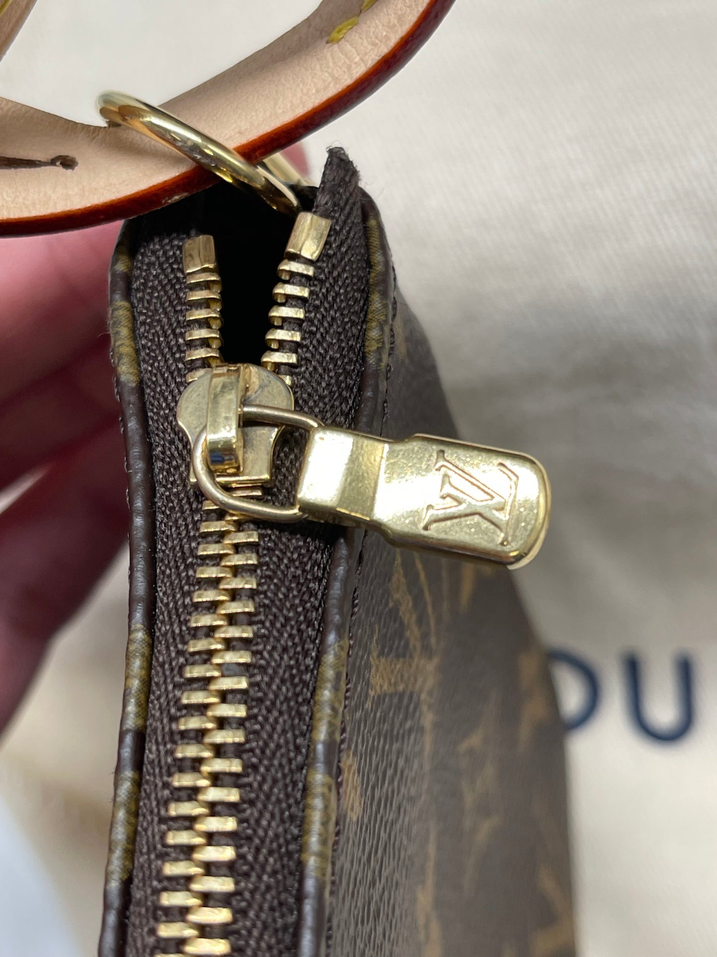 Handbag Luxury Designer By Louis Vuitton, Size: Small