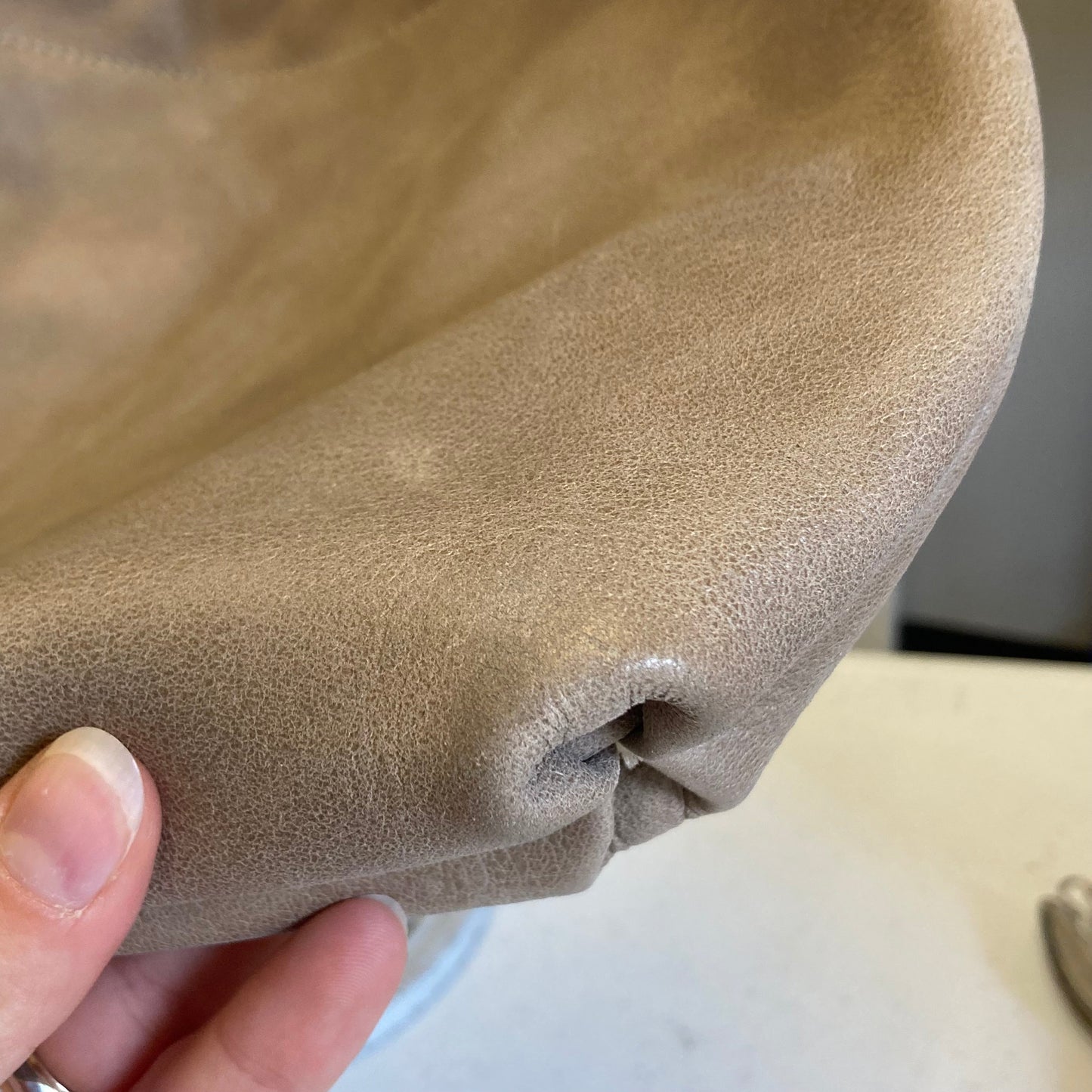 Handbag Leather By Roots In Beige, Size:Small