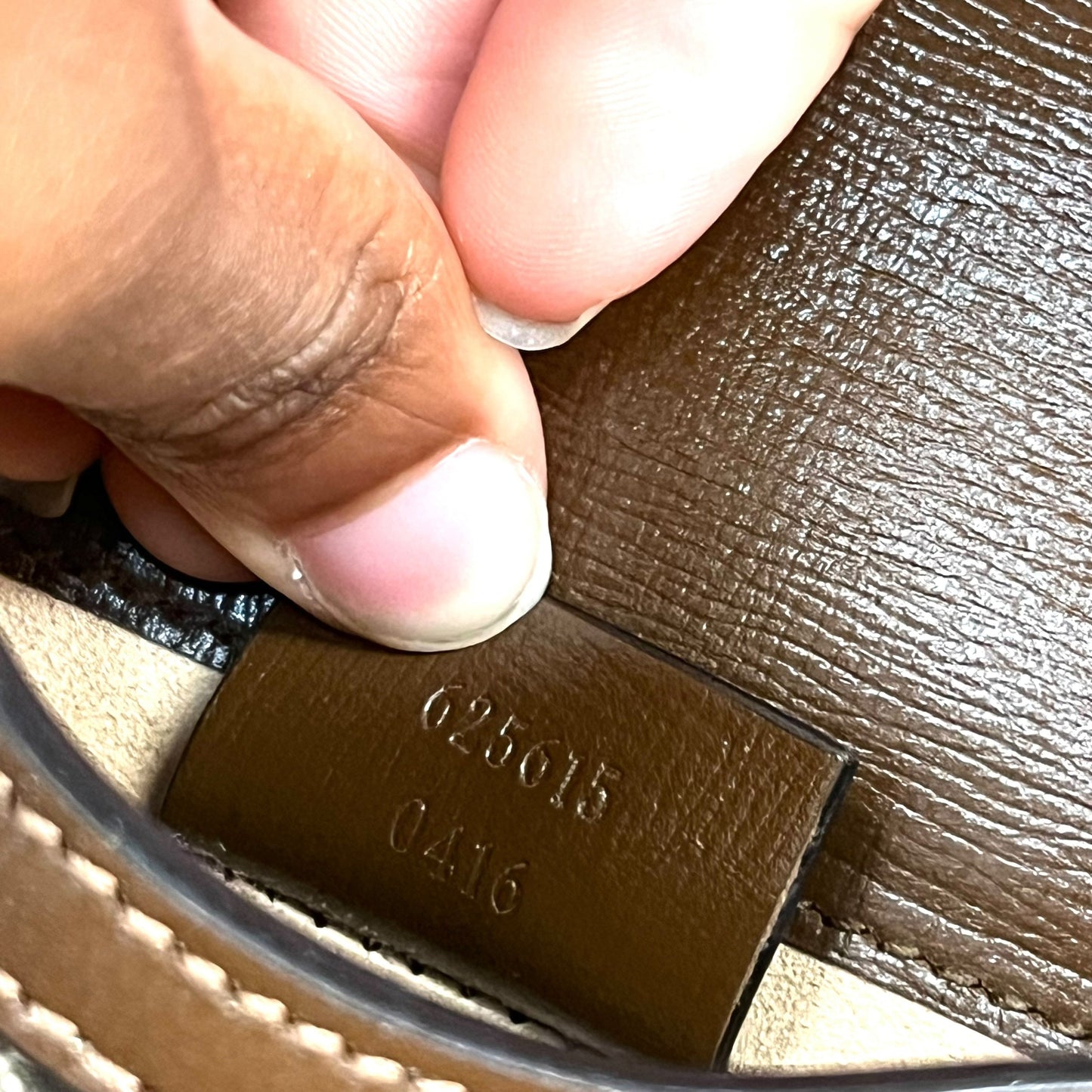 Crossbody Luxury Designer By Gucci, Size: Small