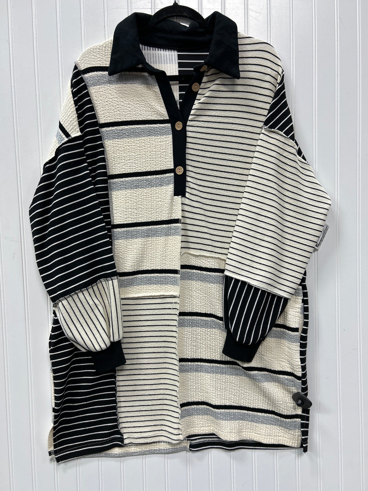 Dress Sweater By Clothes Mentor In Black & Cream, Size:Xl
