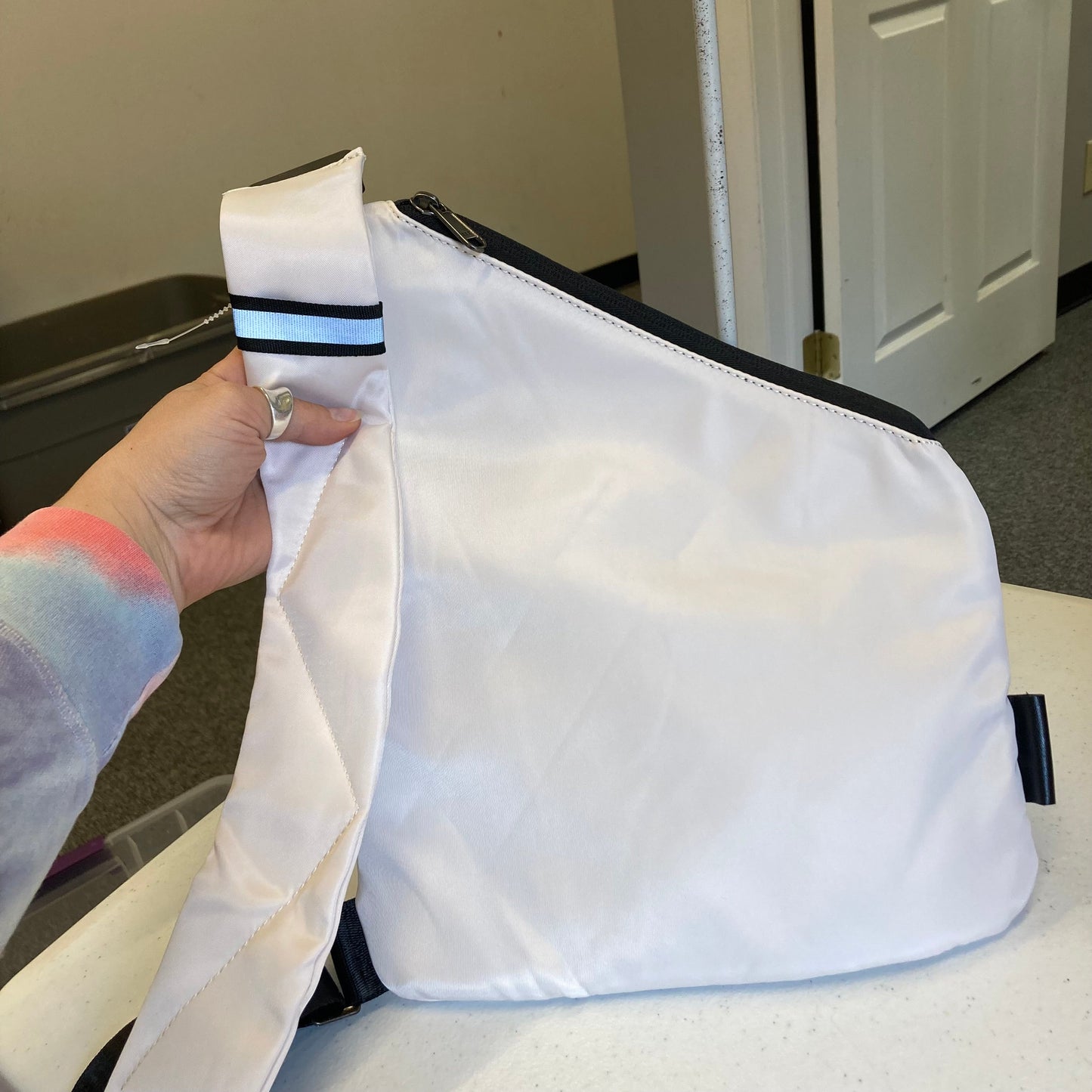 Crossbody By Wander In Cream, Size:Medium