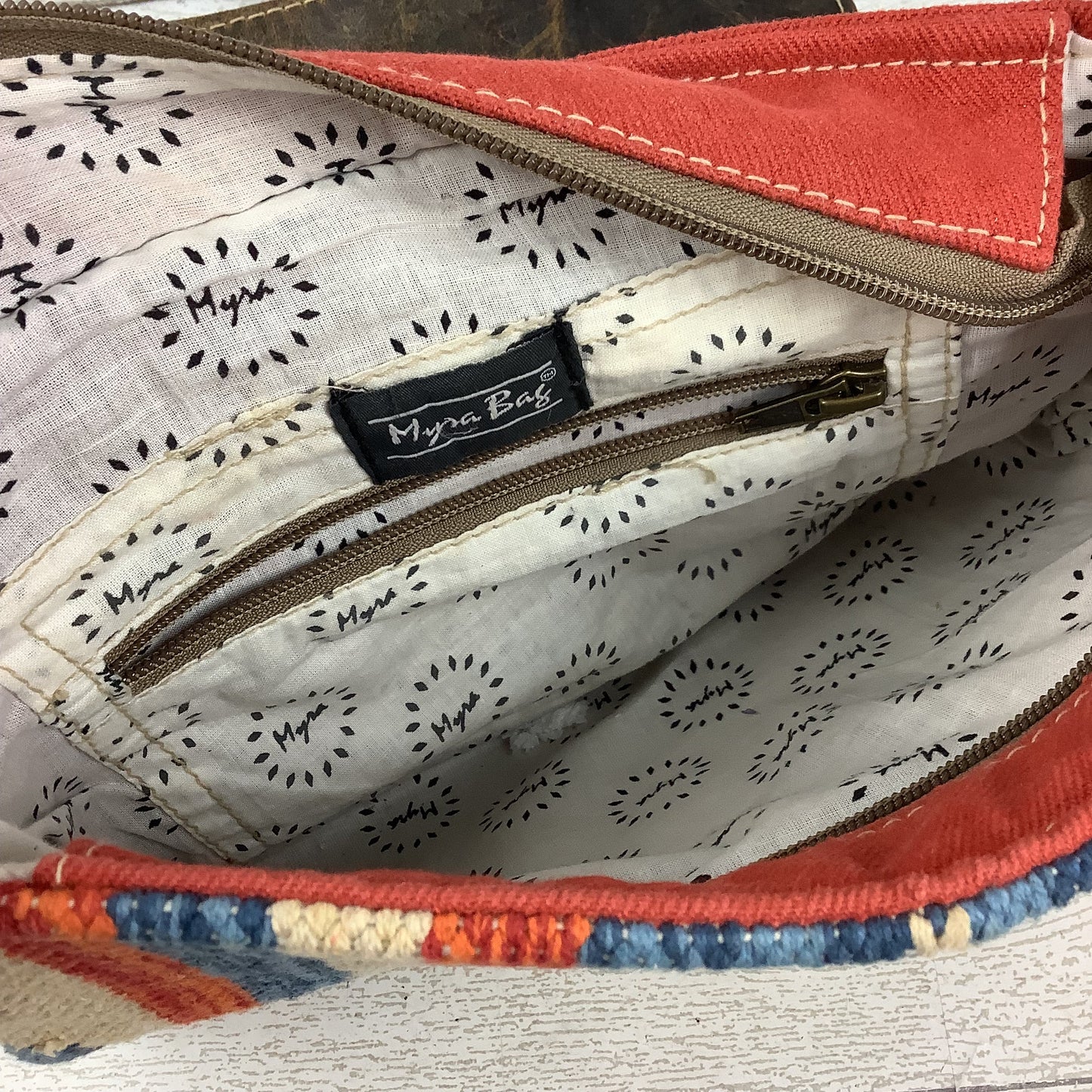 Crossbody By Myra, Size: Medium