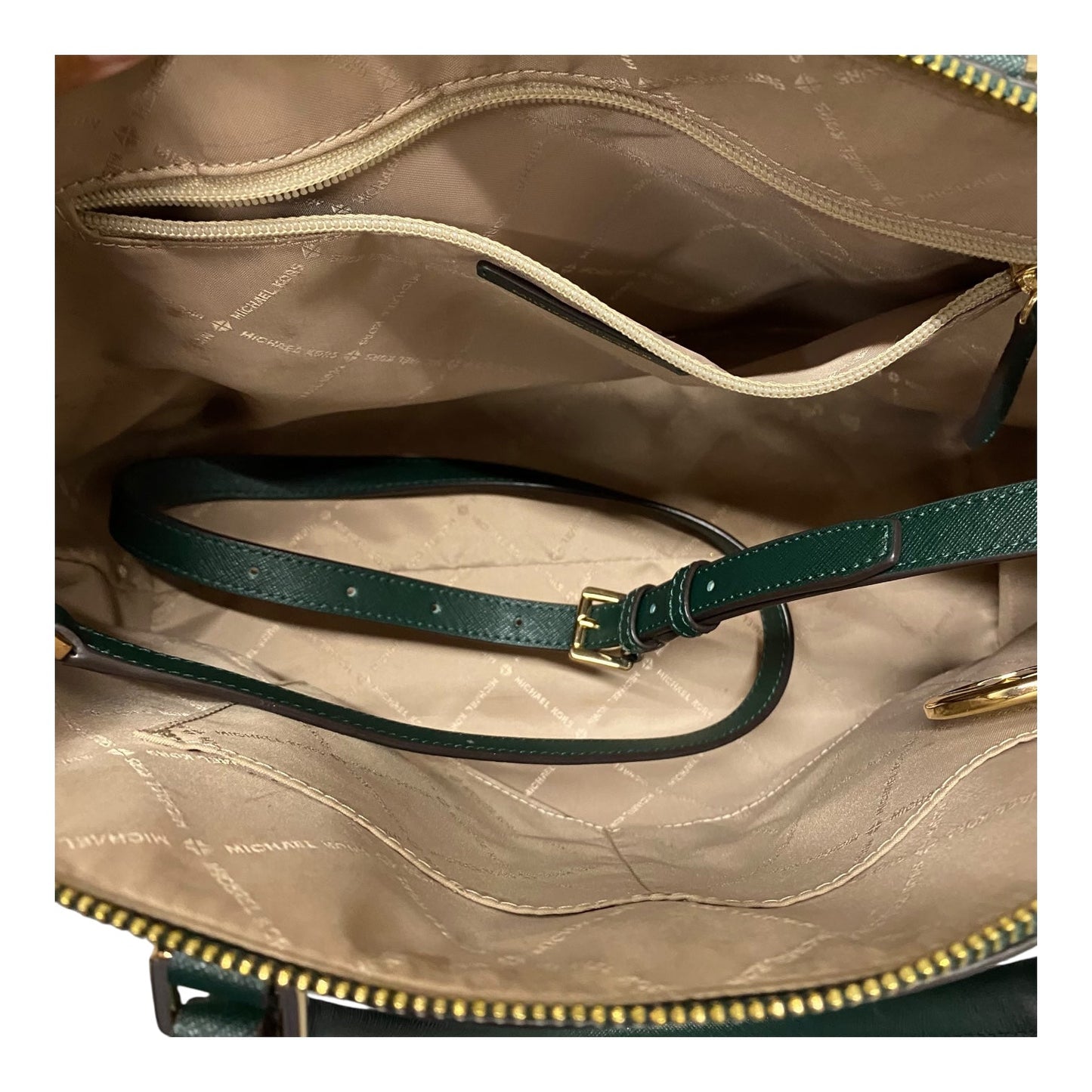 Handbag Designer By Michael Kors In Green, Size:Medium