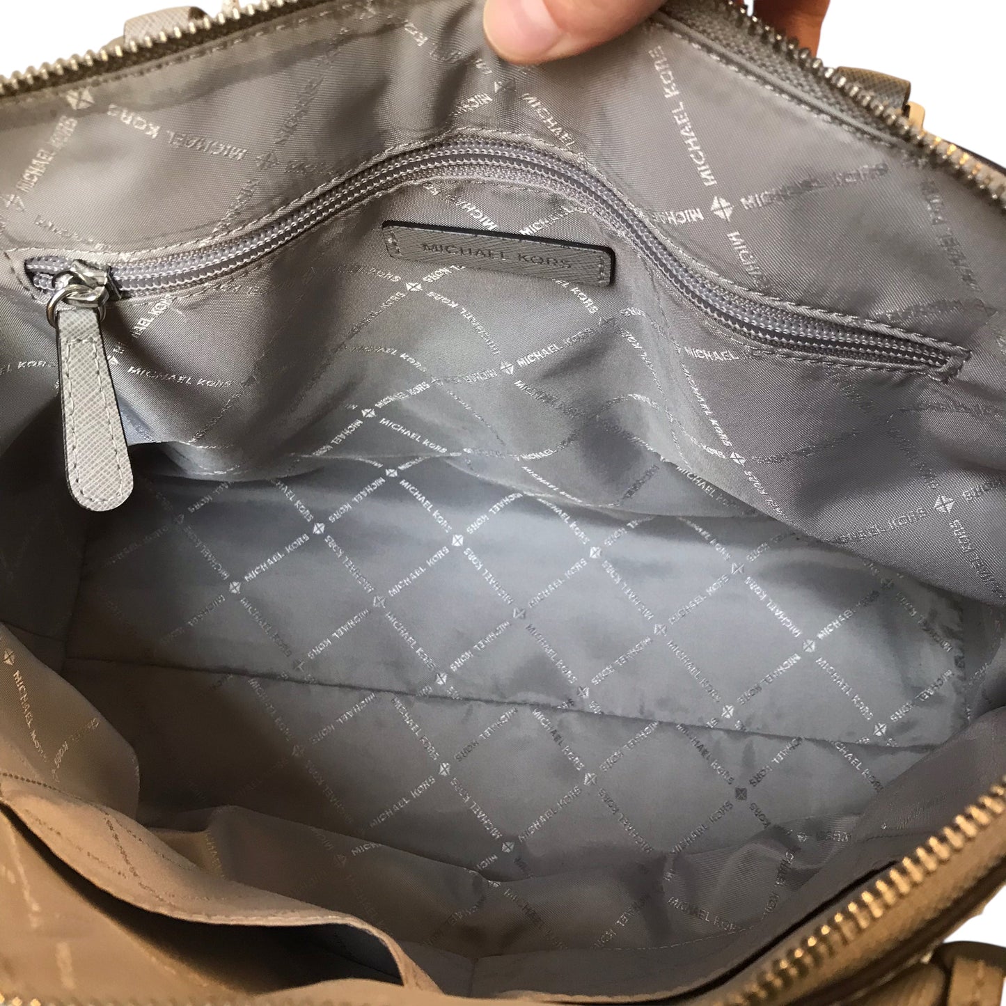 Handbag Designer By Michael Kors In Grey, Size:Large