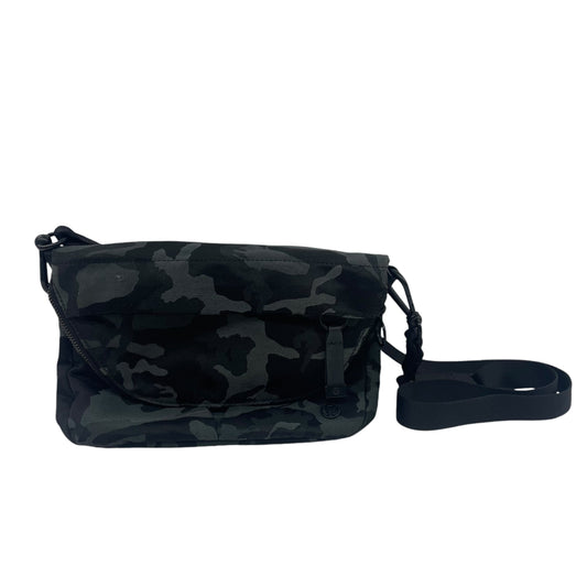 Crossbody By Lululemon In Camouflage Print, Size:Medium