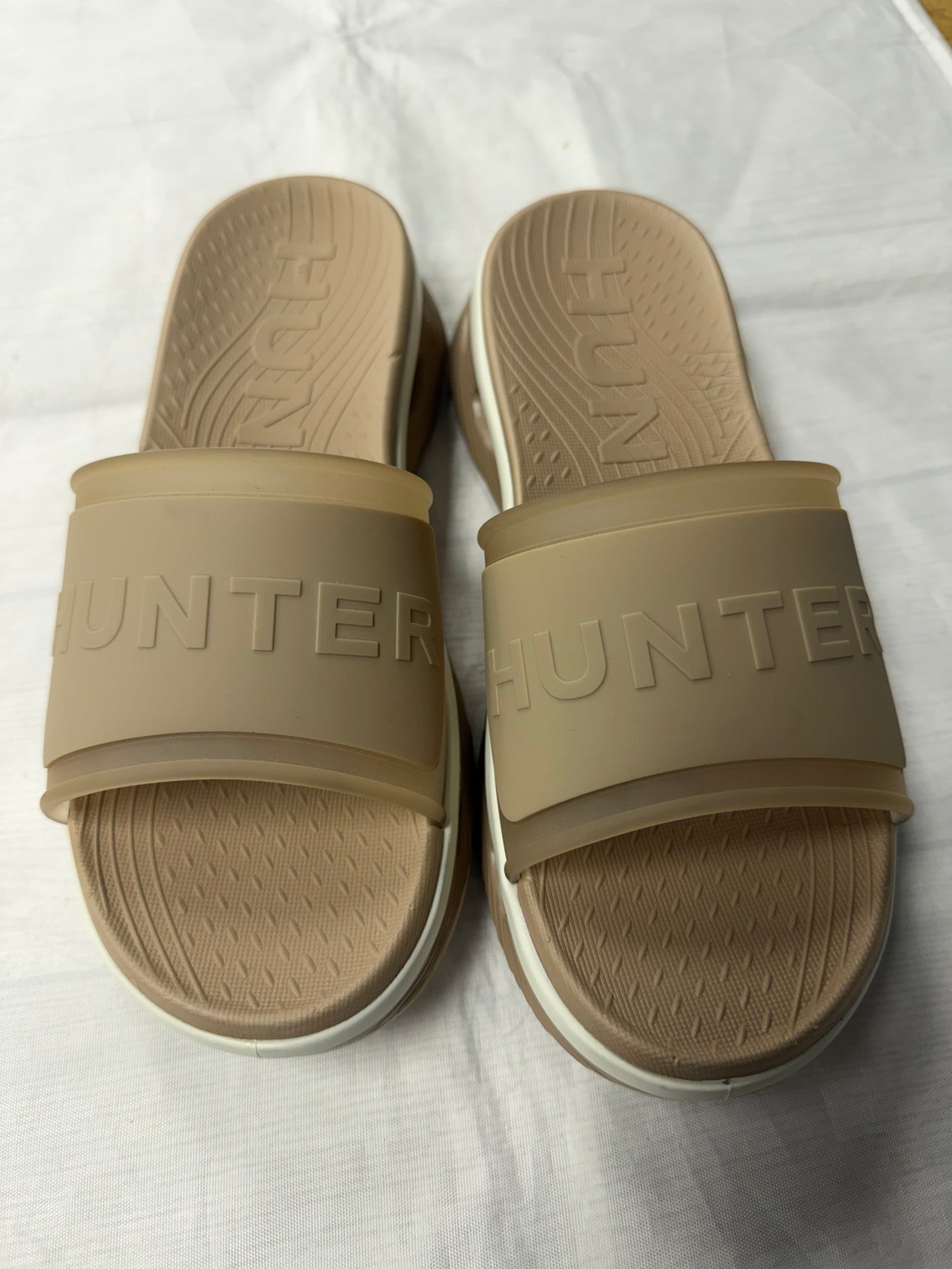 Sandals Flip Flops By Hunter In Tan, Size:7