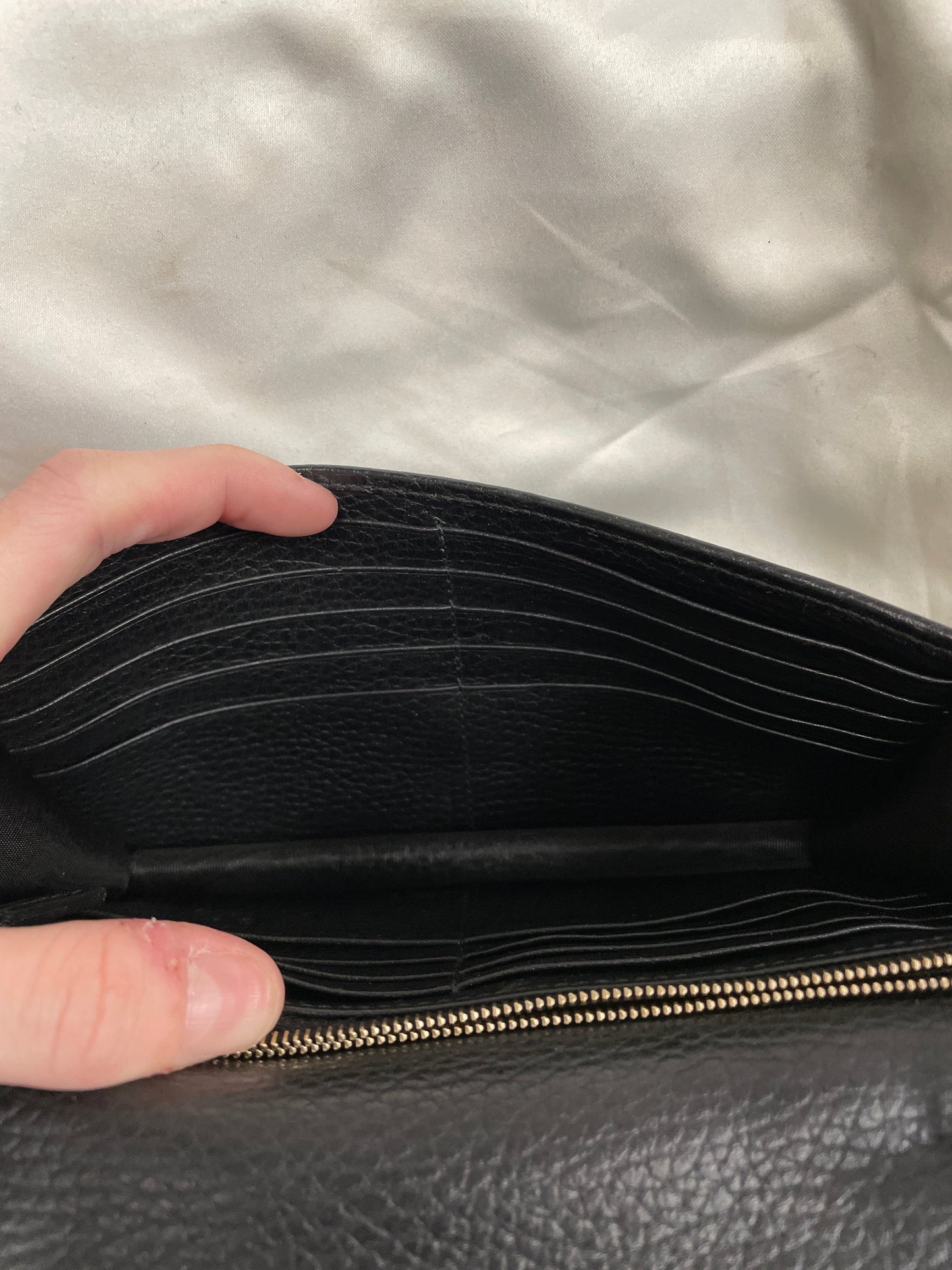 Wallet Luxury Designer By Gucci, Size: Medium