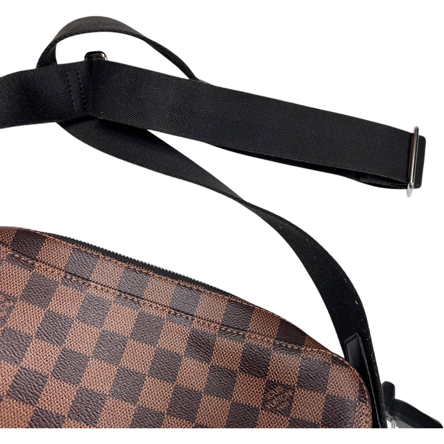 Crossbody Luxury Designer By Louis Vuitton, Size: Medium