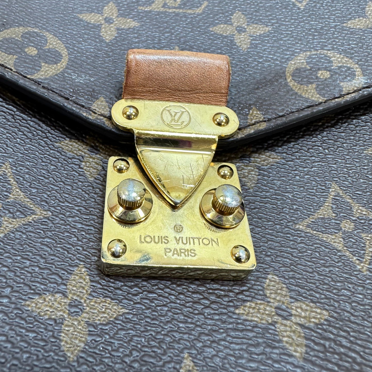 Pochette Métis Handbag Luxury Designer By Louis Vuitton, Size: Large